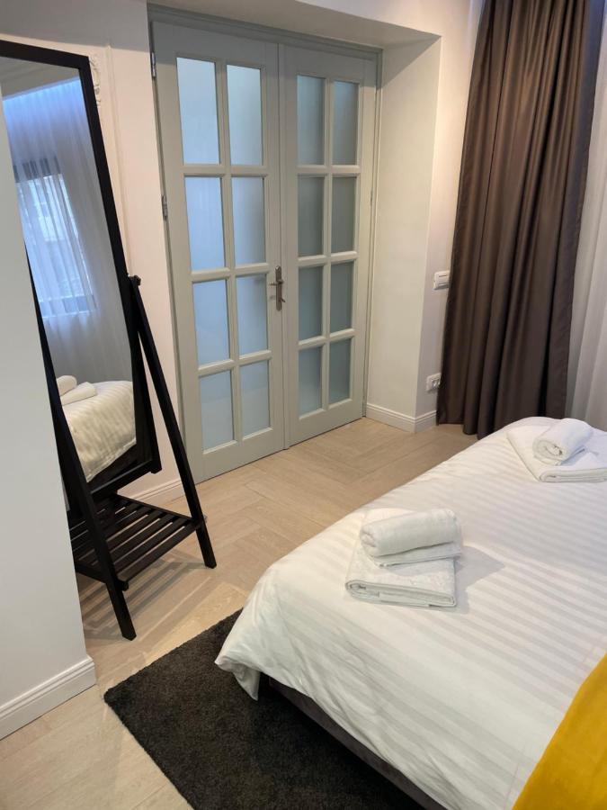 Luxury City Studios Curtea de Argeş Eksteriør bilde